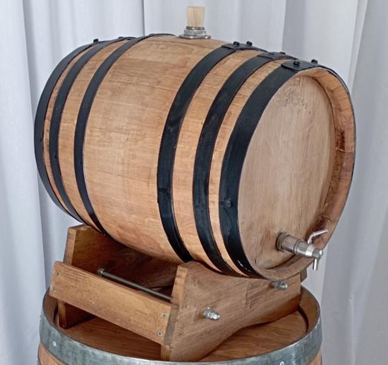Wine dispensing barrel for wedding in Malta for rental